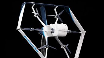 Amazon apresenta drone que usará para fazer entregas