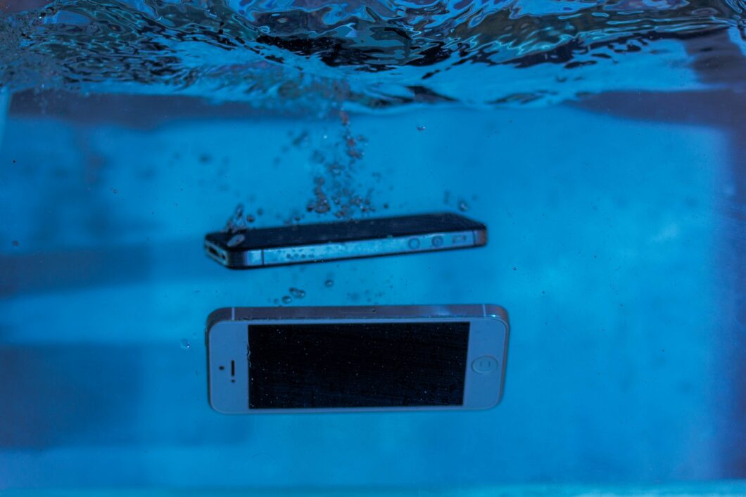 Imagem celular na água - ip67 e ip68
