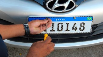 Governo adia outra vez adoção da placa veicular Mercosul e muda regras