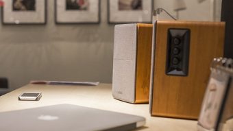 Qual a diferença entre monitor de áudio e caixas de som tradicionais?