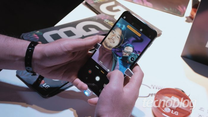 Uma olhada de perto no LG G8S ThinQ e os gestos no ar
