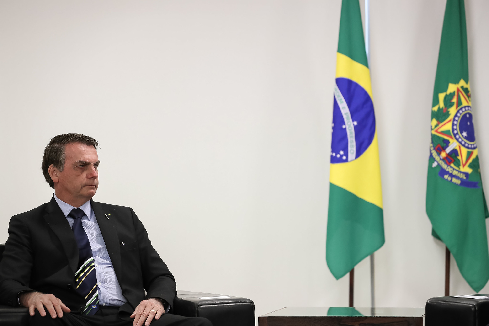 Anatel permite bloqueio de sinais de celular onde Bolsonaro estiver