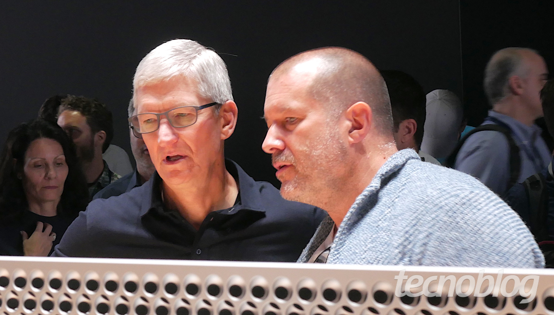 Jony Ive teria saído da Apple porque Tim Cook não estava interessado em design