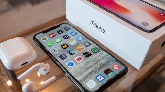 Apple deve lançar iPhone 12 sem fones de ouvido na caixa
