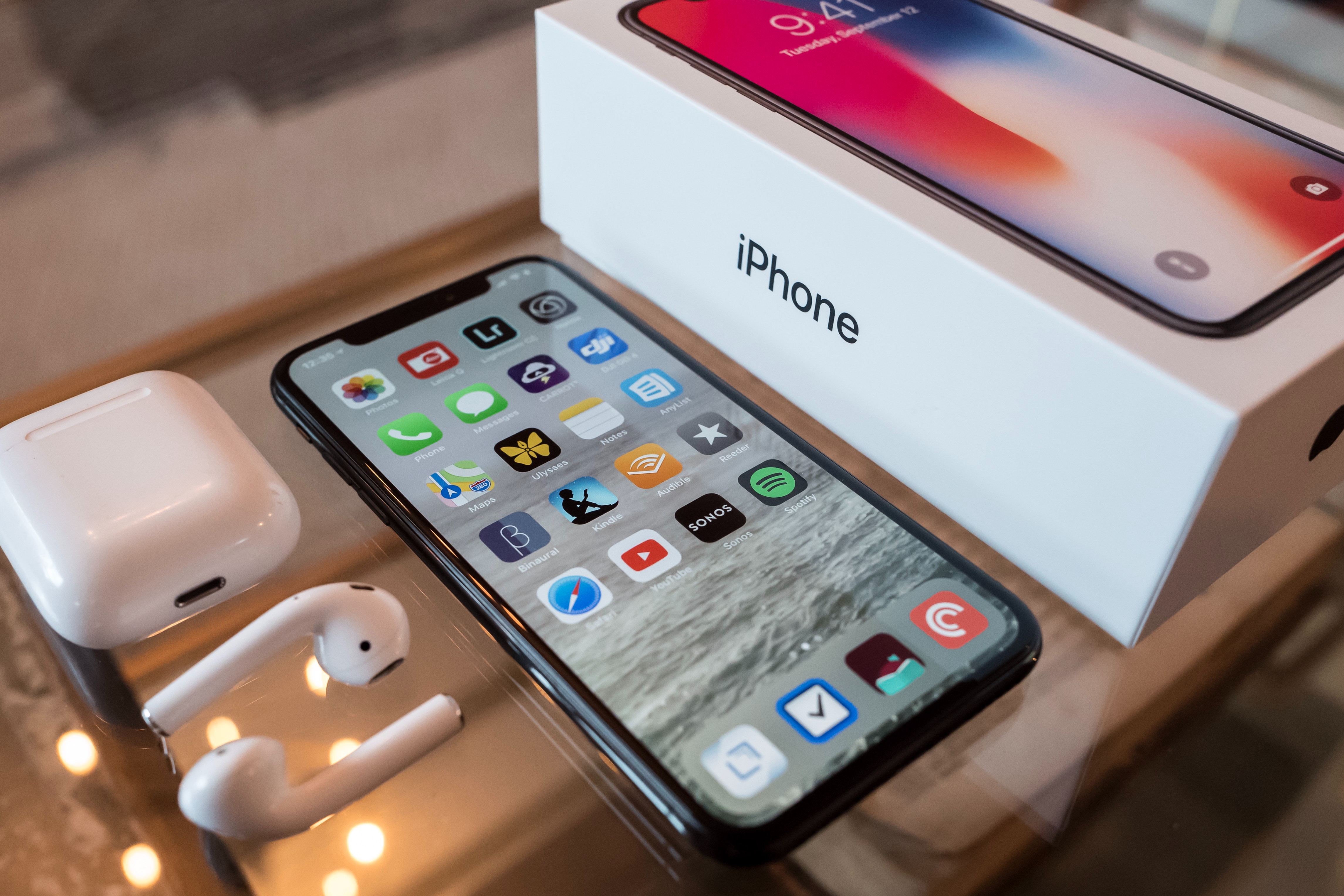 Apple deve lançar iPhone 12 sem fones de ouvido na caixa