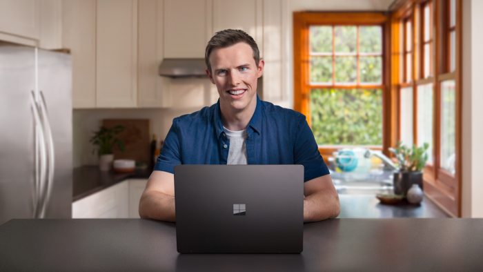 Mac Book recomenda Surface Laptop em comercial da Microsoft