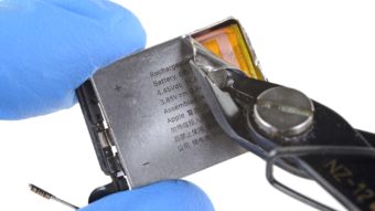 Desmanche do Apple Watch Series 5 mostra novo design para bateria