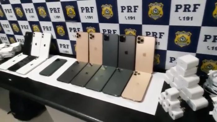 Polícia Rodoviária Federal apreendeu 17 unidades do iPhone que vinham do Paraguai