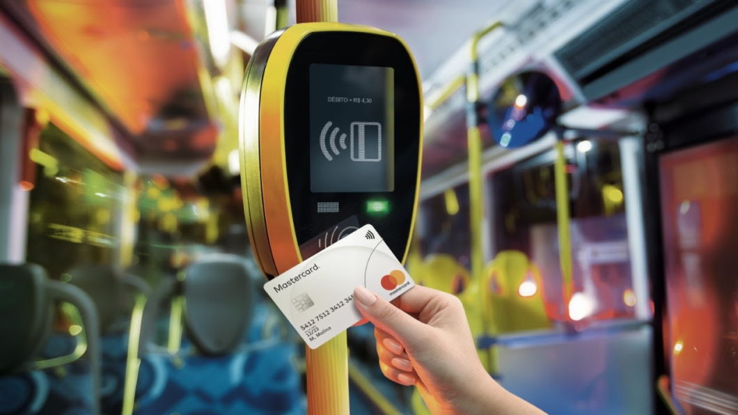 Segundo a Mastercard, tecnologia de pagamento por aproximação também pode auxiliar turistas (Imagem: Divulgação)