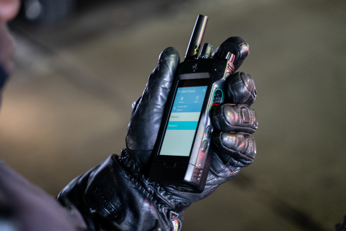 Motorola APX Next é um walkie-talkie com cara de smartphone