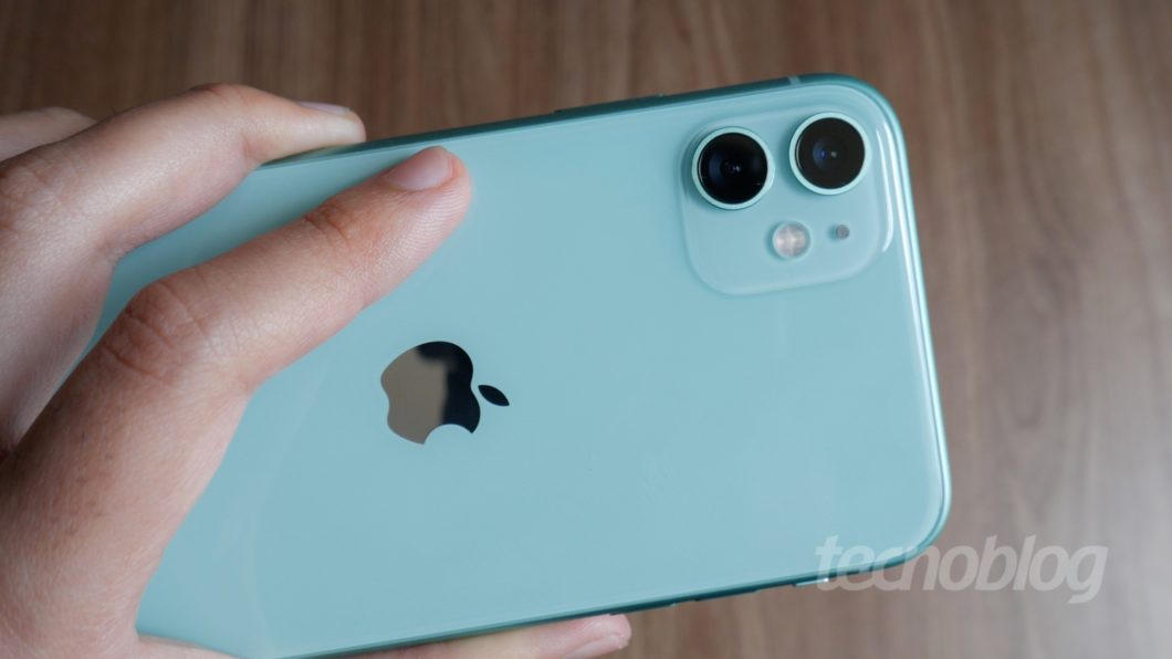 iPhone 11 sai da caixa com Apple A13 Bionic (Imagem: Paulo Higa/Tecnoblog)