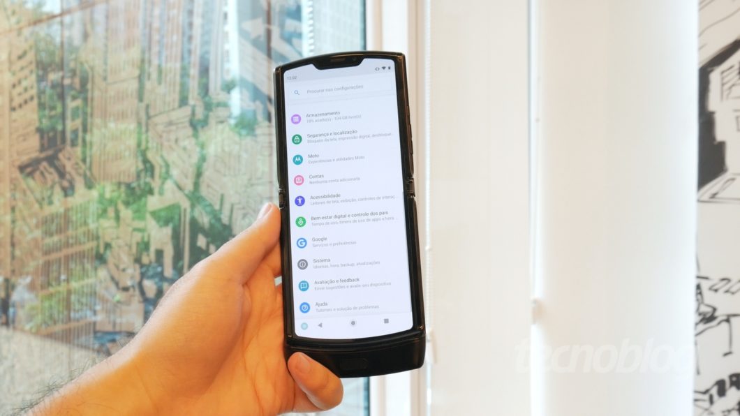 Motorola Razr (2019) - Celular dobrável