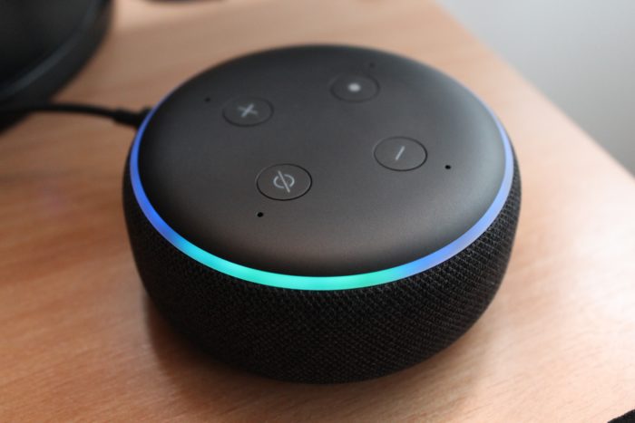 Qual Alexa comprar? O que considerar antes de comprar uma  Echo