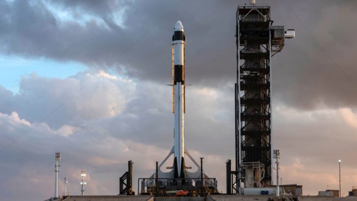 SpaceX adia 1ª missão com astronautas da NASA devido ao mau tempo