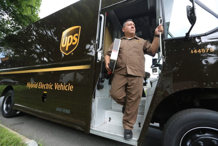 Carro híbrido da UPS