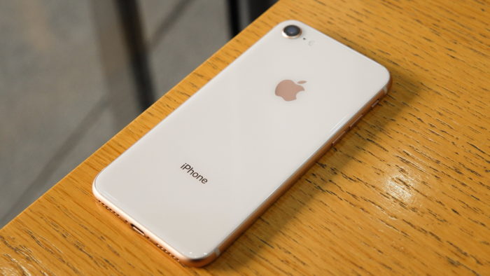Apple deixa de vender iPhone 8 após lançar novo iPhone SE