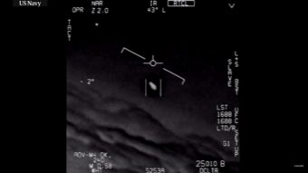 Pentágono divulga oficialmente vídeos mostrando OVNIs