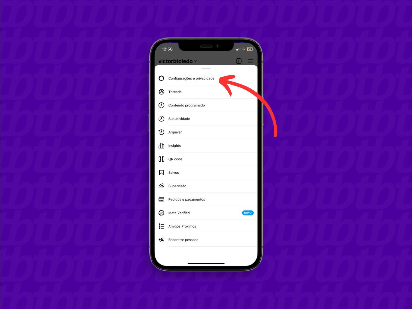 Mockup de celular com print de tela do Instagram que indica o menu "Configurações e privacidade" usado para acessar configurações de download e arquivo da rede social.