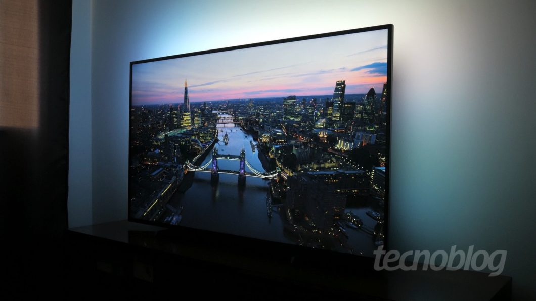 TV 4K Philips Ambilight 6700 - Review