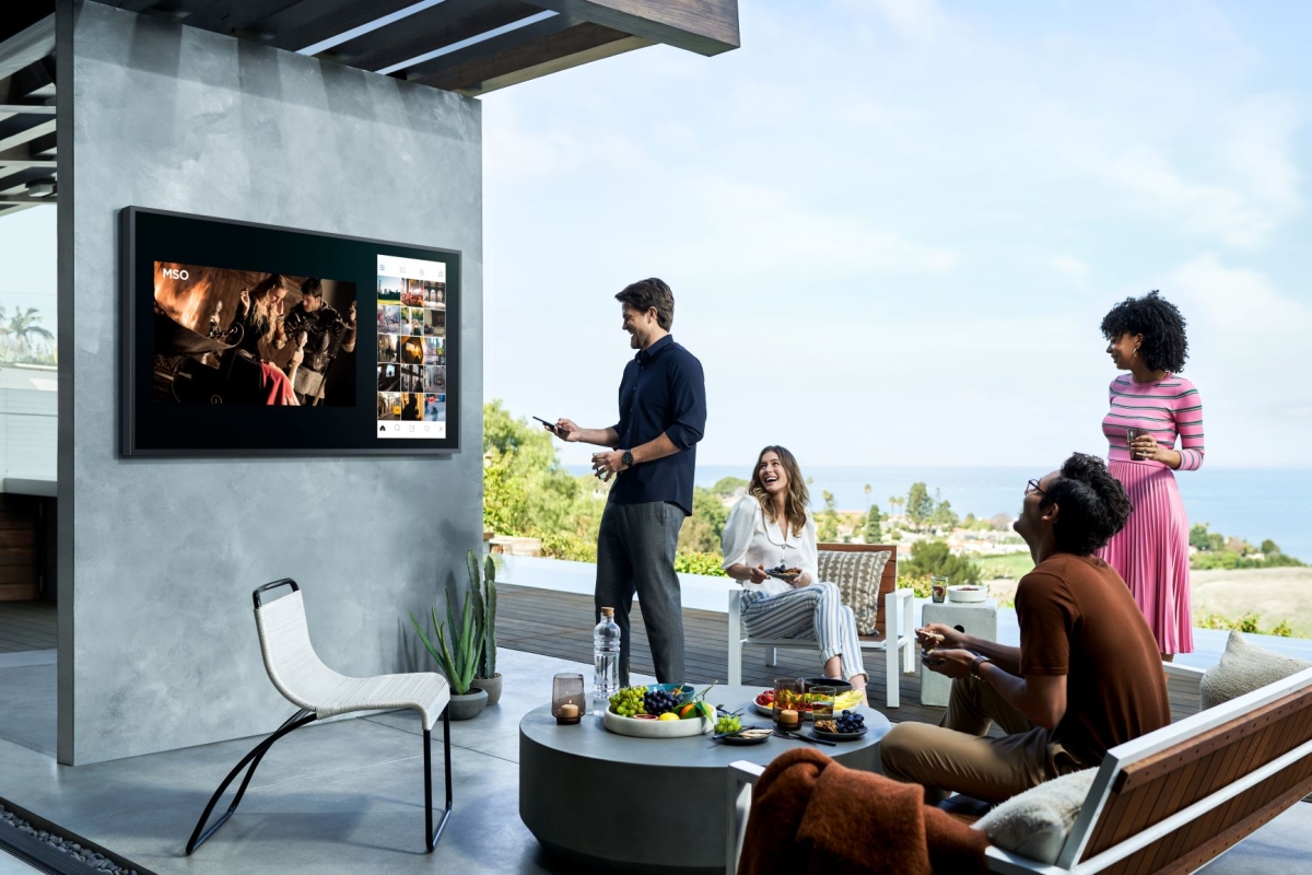 Samsung The Terrace é uma TV resistente à água para áreas abertas