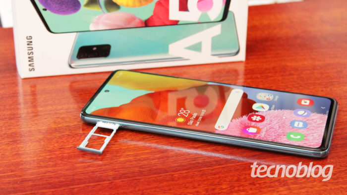 Samsung Galaxy A51 (Imagem: Emerson Alecrim/Tecnoblog)