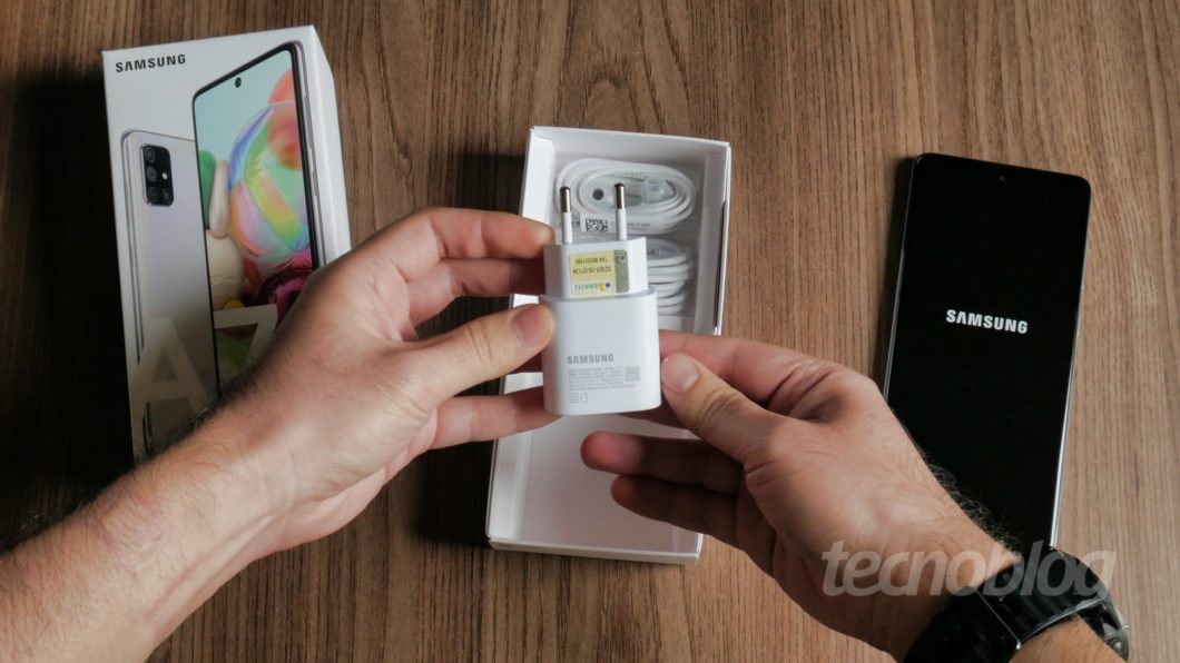 Apple e Samsung levam nova multa de R  26 milh es por celulares sem carregador   Tecnoblog - 44