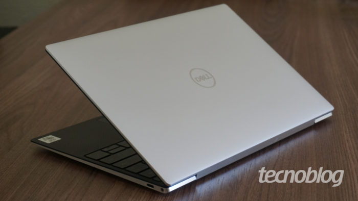 Notebooks da Dell têm desempenho limitado ao usar fonte genérica de energia