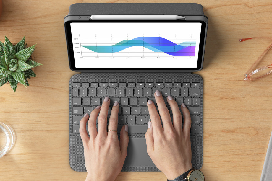 Logitech lança capa com teclado e touchpad para iPad Pro