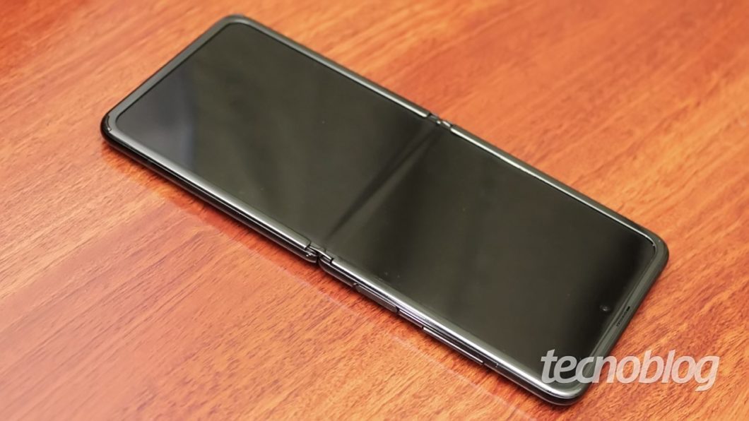Galeria Galaxy Z Flip - Samsung Galaxy Z Flip - vinco na tela
