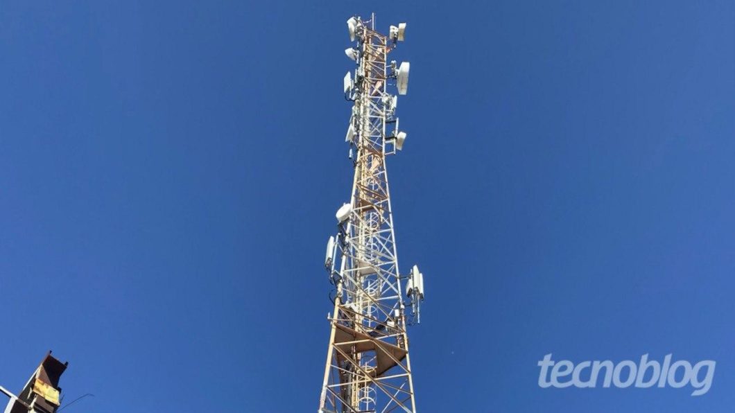 Antena de celular. Foto: Lucas Braga/Tecnoblog