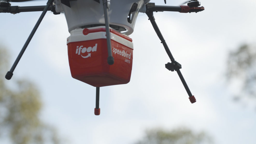 Drone da Speedbird leva entregas do iFood (Imagem: divulgação/iFood)
