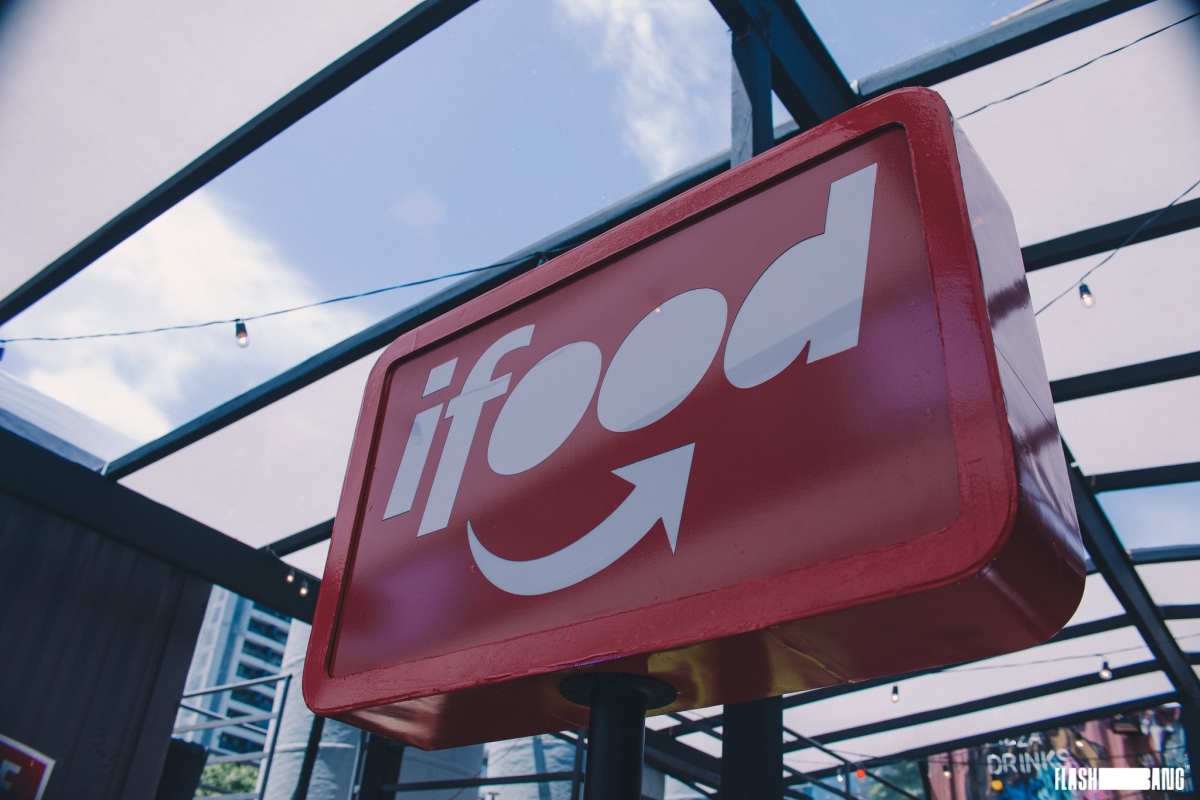 iFood leva multa de R$ 1,5 mi por invasão que trocou nomes de restaurantes
