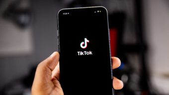 Como usar a função de texto falado no TikTok [Voz do Google]