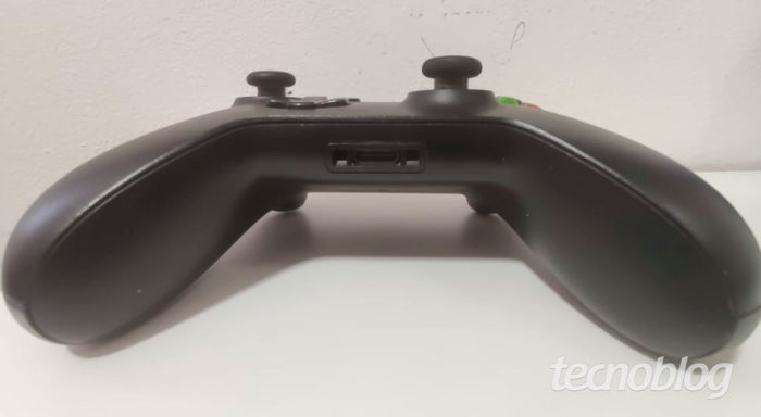 Como usar um fone de ouvido no Xbox One / Reprodução / Felipe Vinha