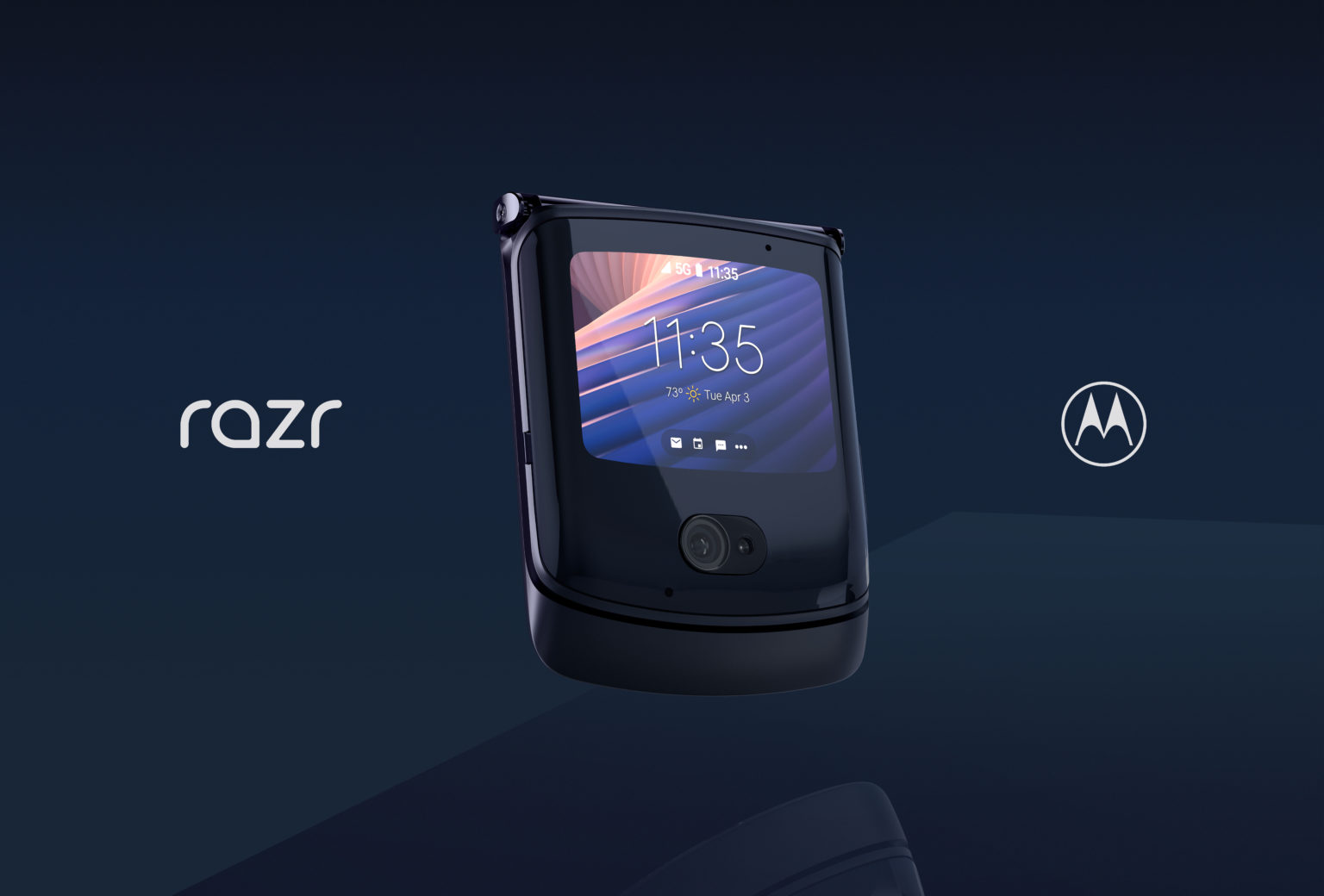 Amazon abre caixas do Motorola Razr 5G para dobrar tela do celular
