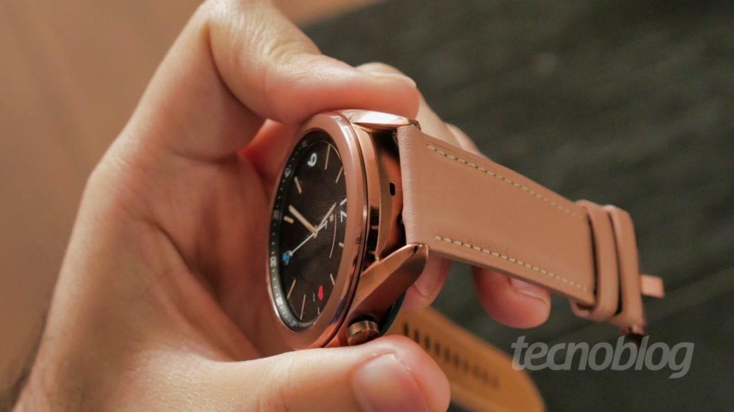 Samsung Galaxy Watch 3 tem 8 GB de armazenamento (Imagem: Paulo Higa/Tecnoblog)