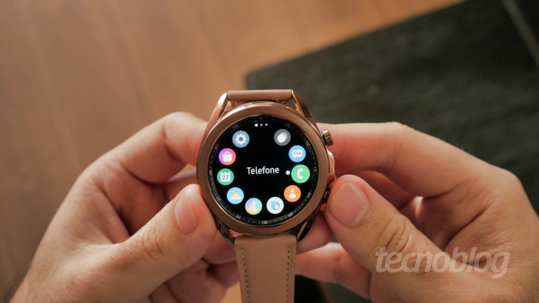 Samsung <a href='https://meuspy.com/tag/Espionar-Galaxy'>Galaxy</a> Watch 3 possui resistência à água (5 ATM) (Imagem: Paulo Higa/Tecnoblog)