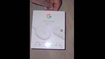 Chromecast com Google TV e controle remoto aparece em vídeo