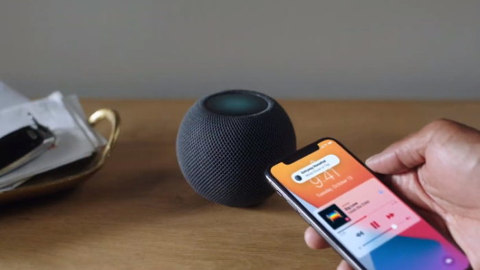 HomePod Mini e iPhone (Imagem: Apple)