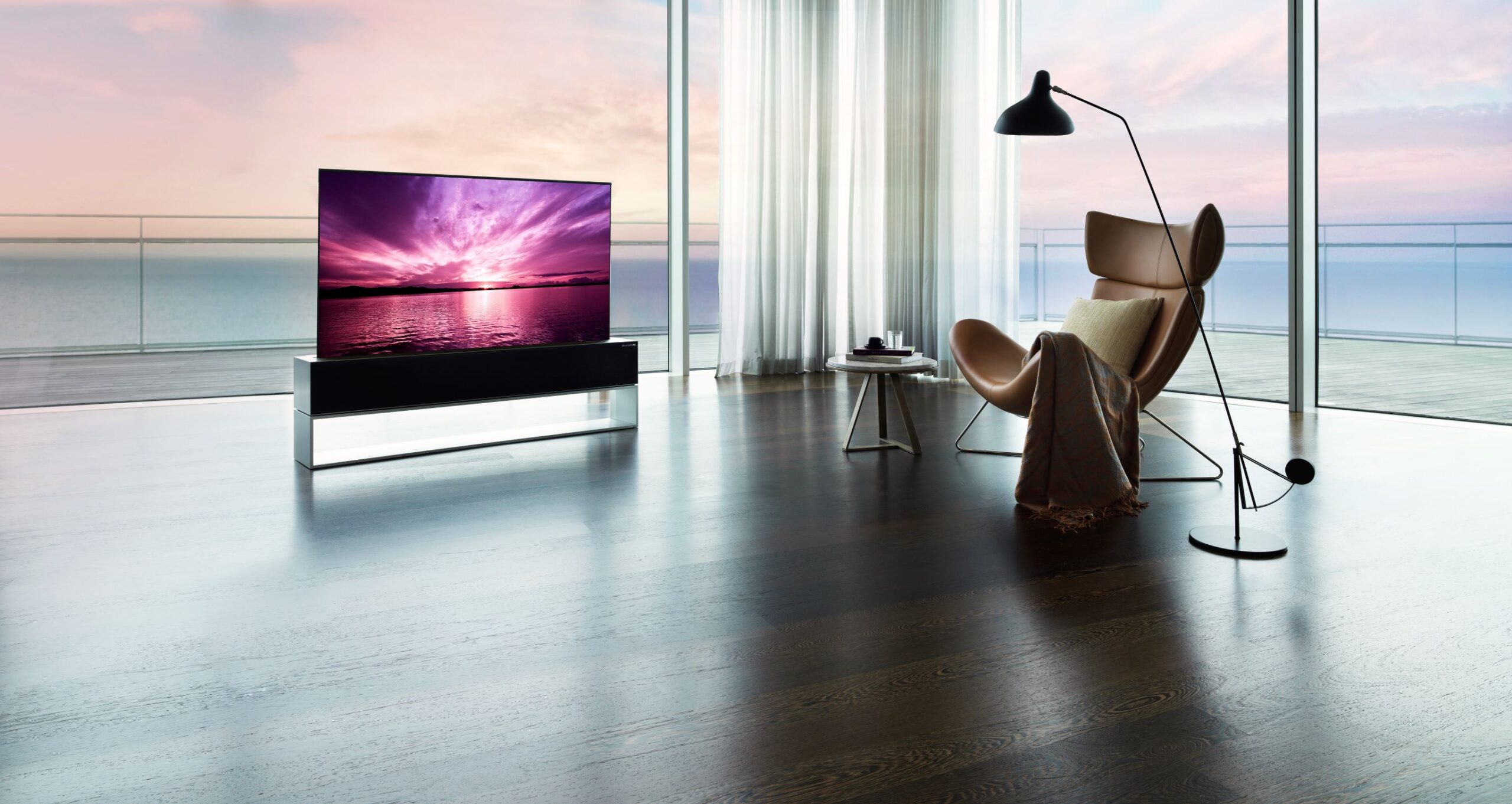 LG lança Signature OLED R, TV 4K OLED enrolável bem cara