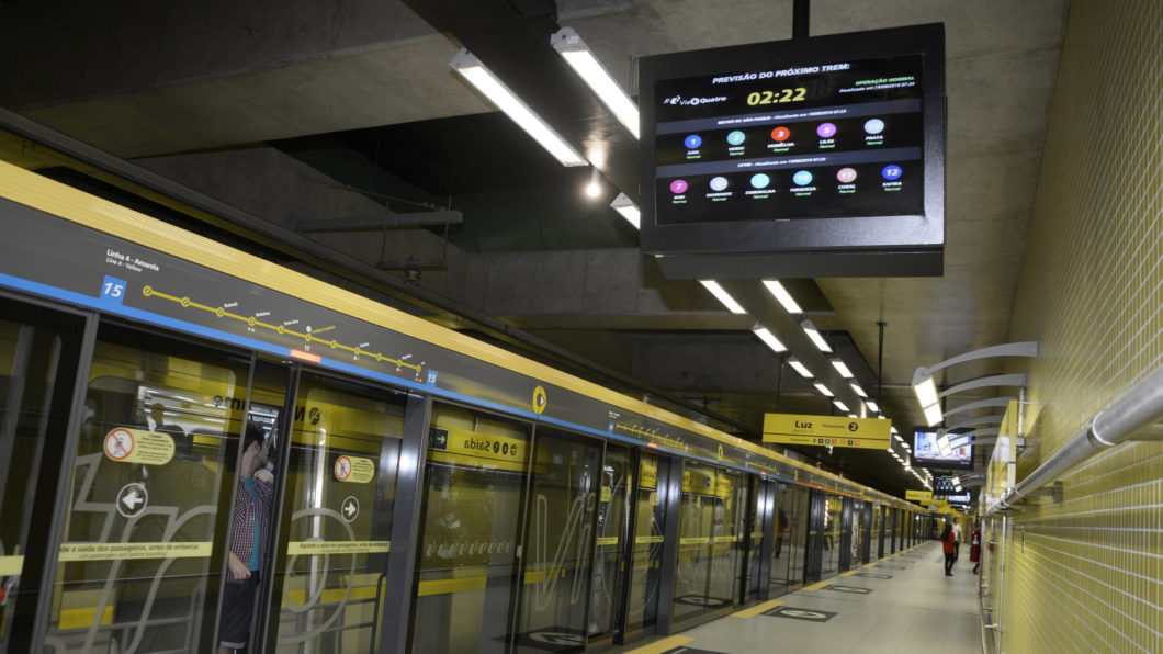 Estação da Linha 4-Amarela do metrô de São Paulo