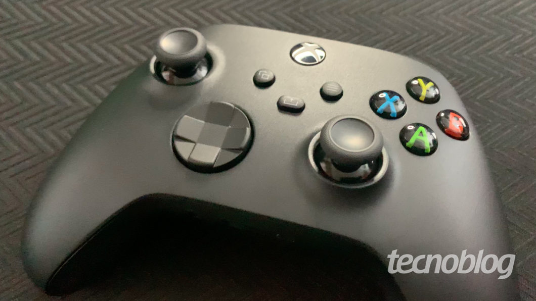 Controle do Xbox Series X (Imagem: Felipe Vinha/Tecnoblog)