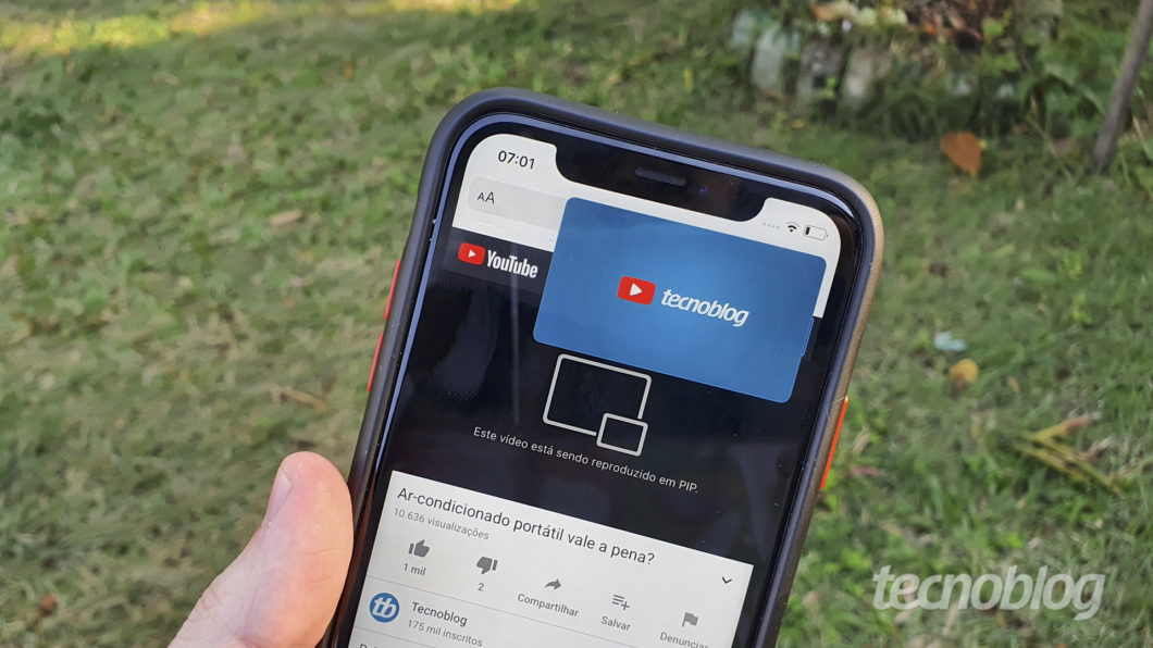 YouTube no celular (imagem: Bruno Gall De Blasi/Tecnoblog)