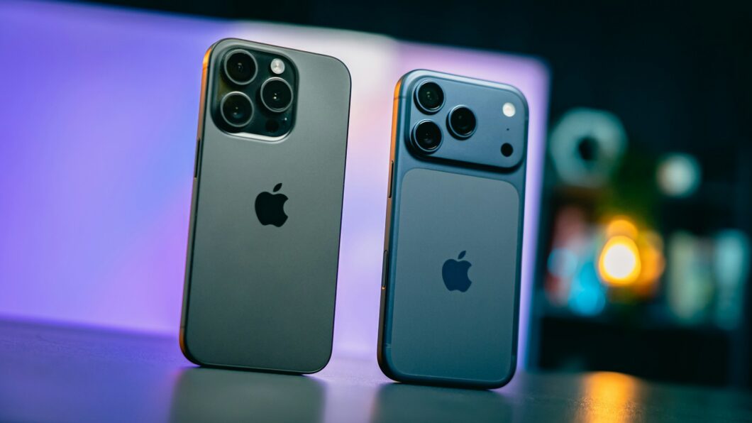 Dois smartphones antigos lado a lado, sugerindo uso como aparelho de emergência
