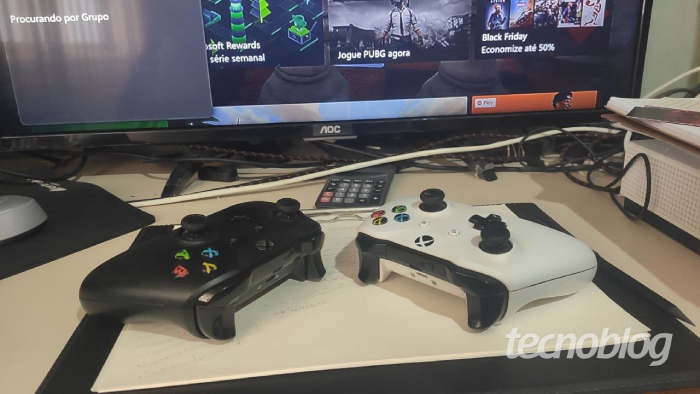 Como carregar o controle do Xbox One (Imagem: Leandro Kovacs/Tecnoblog)