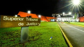 Juíza do STJ diz que Damares Alves pode bloquear usuários no Twitter
