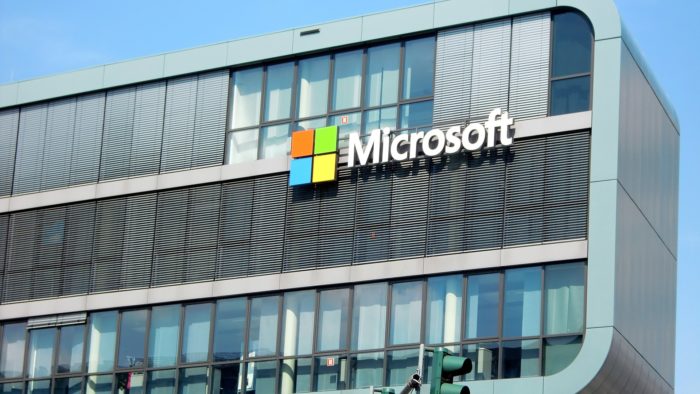 Microsoft quer cortar uso de água em 95% mudando resfriamento de servidores