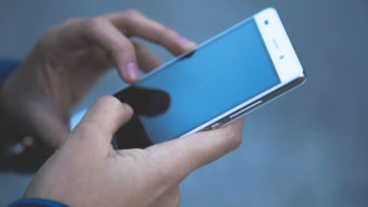 6 maneiras de transferir contatos de um celular para outro