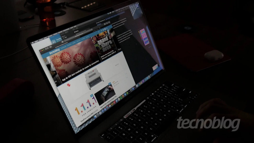 MacBook Pro de 16 polegadas (Imagem: Paulo Higa/Tecnoblog)