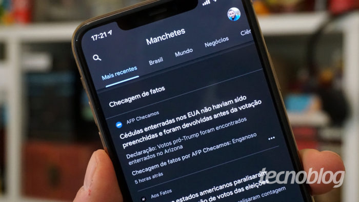 Google Notícias ganha área destacada contra fake news (Imagem: André Fogaça/Tecnoblog)